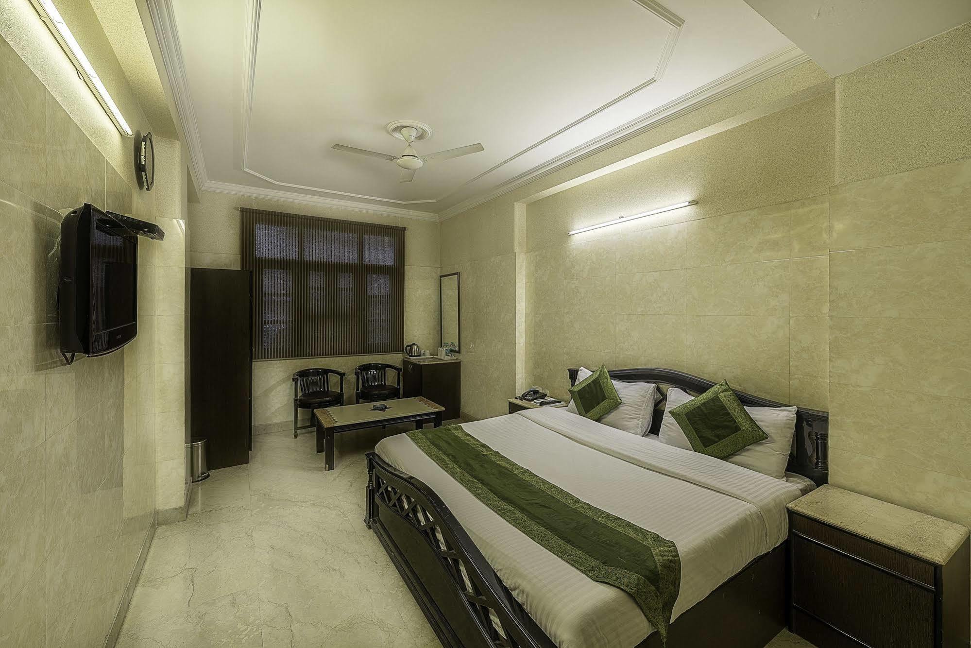 Treebo Trend Singh Sons Karol Bagh Hotel New Delhi Exterior photo